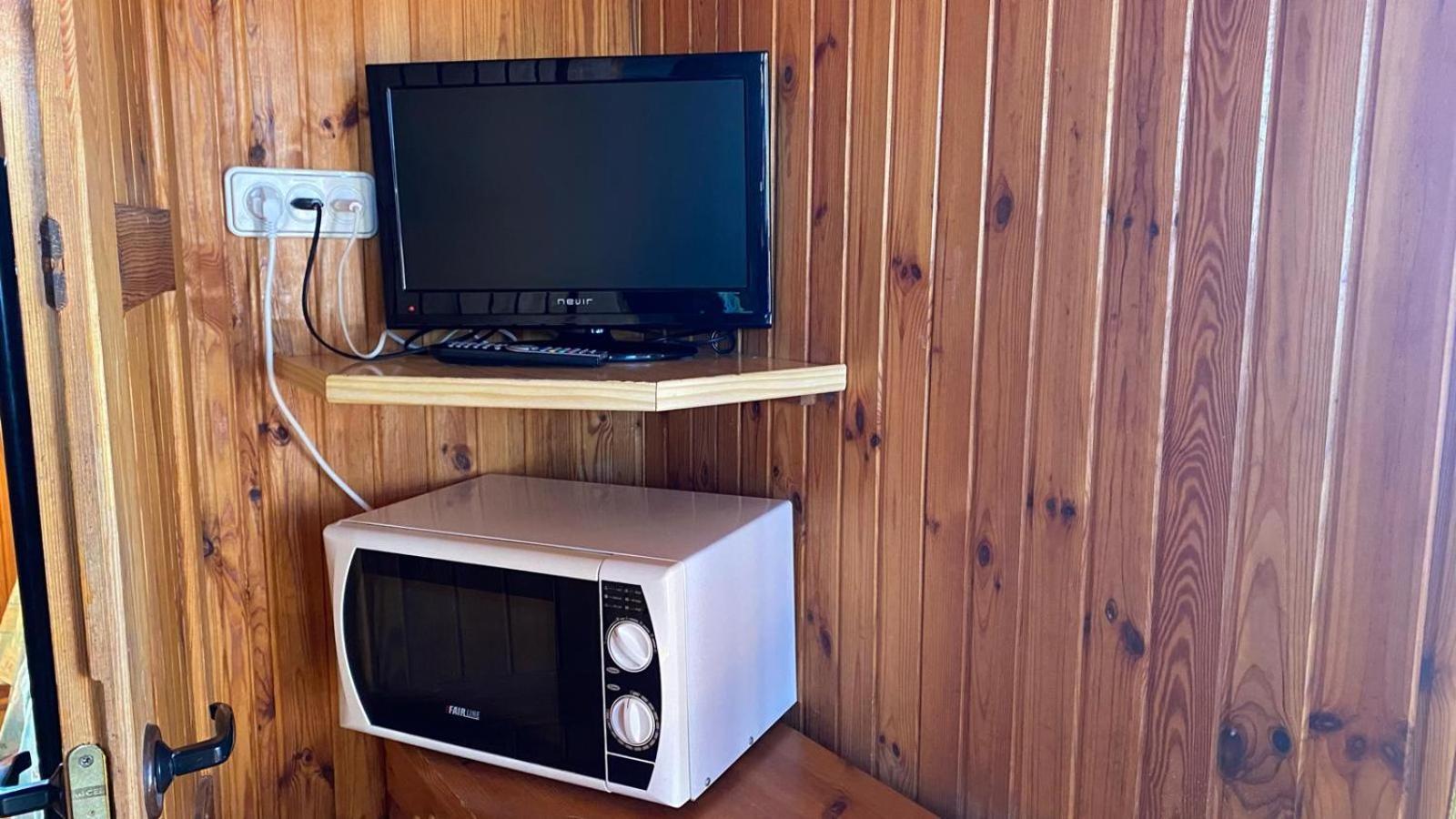 Camping De Cervera De Buitrago Eksteriør billede